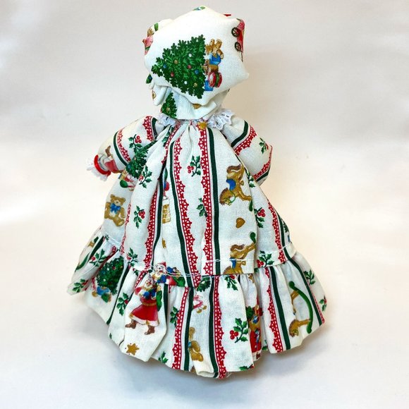 Christmas Decor Grandma Bear Nightgown Bonnet Candle Figurine - Picture 3 of 6